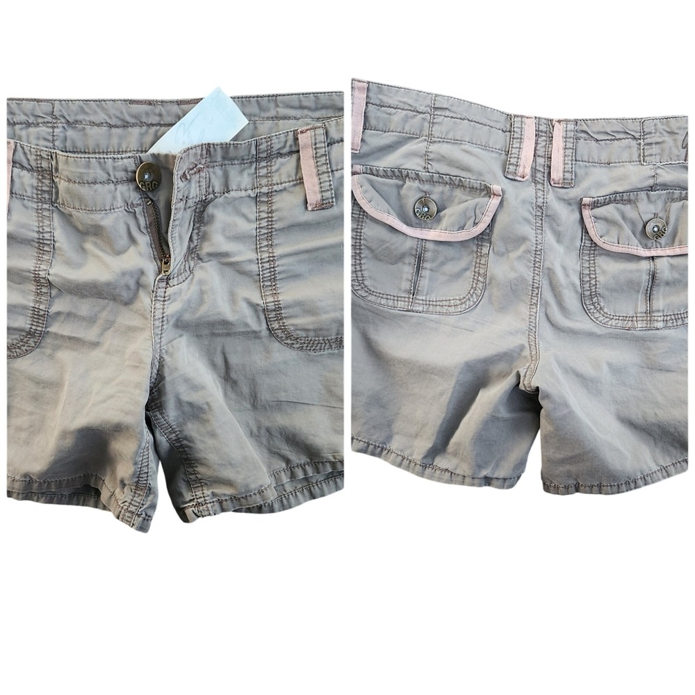 Garage Cargo Shorts with Pink Accent Details - Casual Everyday Style